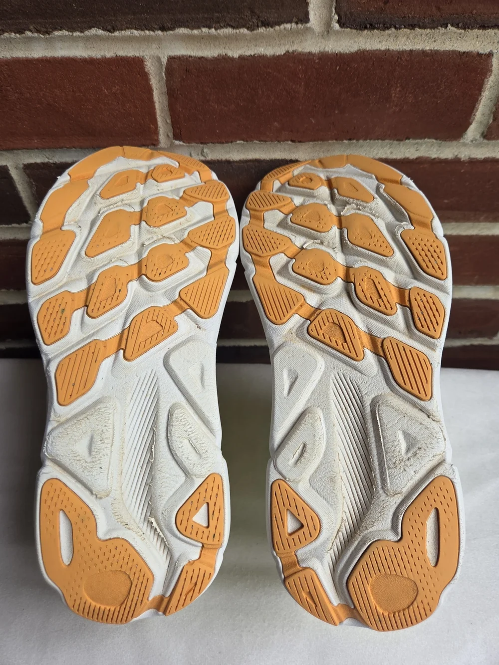 HOKA Clifton 9 Women’s Size 9 Running Shoes Lime Aqua Orange 1127896